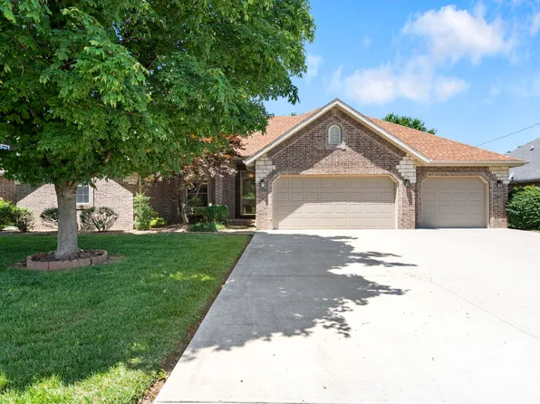 711 N Milton Drive, Nixa, MO 65714