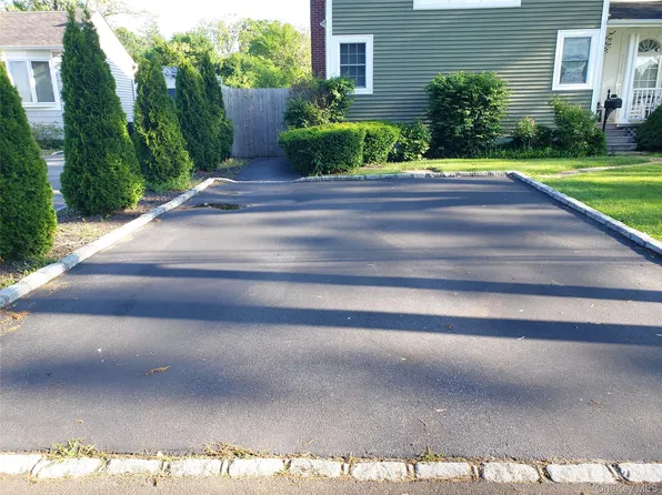 478 Old Farmingdale Rd #B, West Babylon, NY 11704