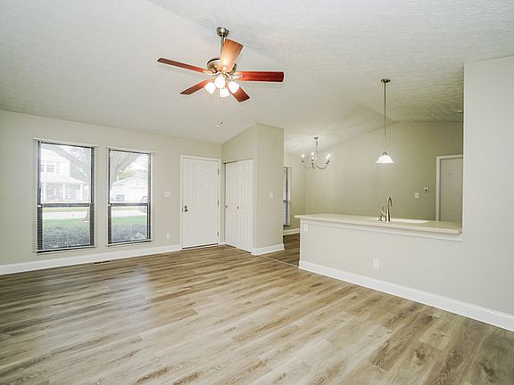 3rd image of 1099 Pacific Ct