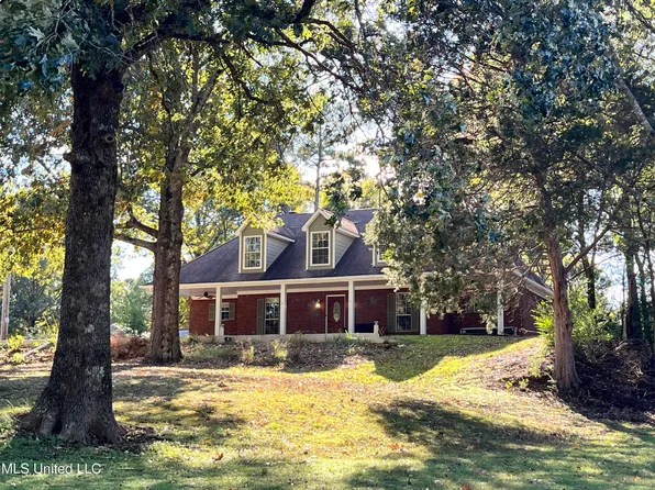 5816 Rolling Pine Dr N, Olive Branch, MS 38654