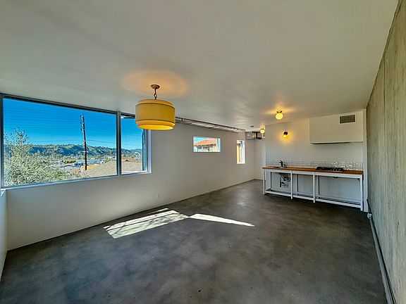 3rd image of 3136 Griffin Ave #B
