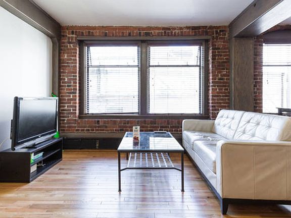 5th image of 777 Burrard St #9