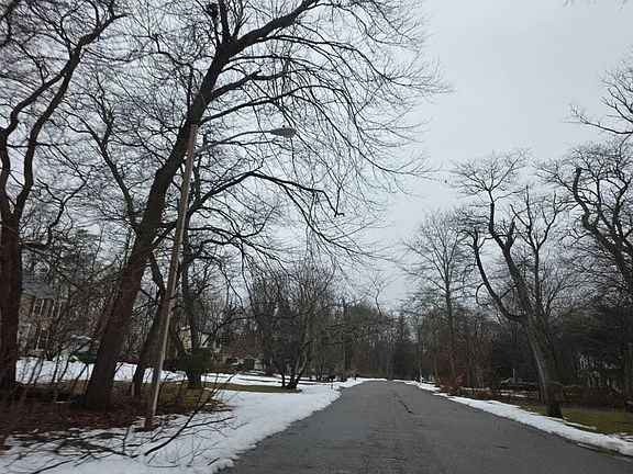 4th image of 15 Dunham Ln