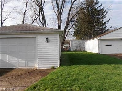 3rd image of 3107 Lucerne Ave