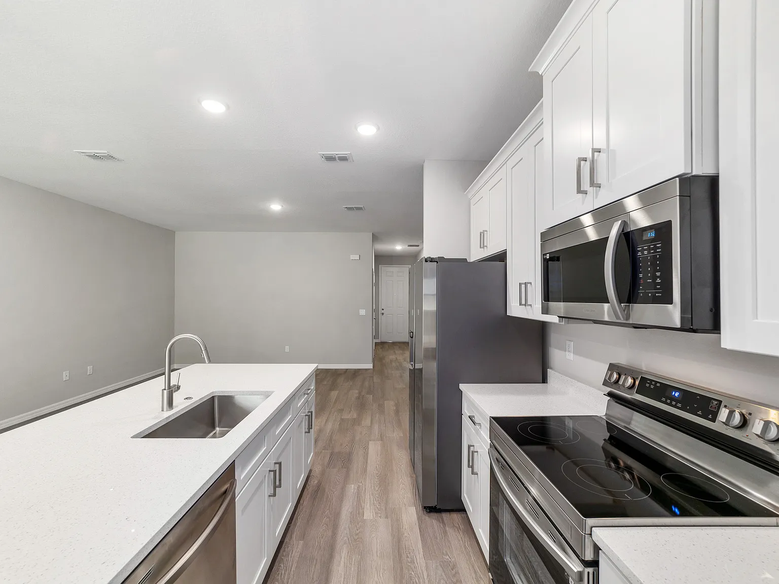 3 bed, 1313 sqft, $1,750 — Photo 2