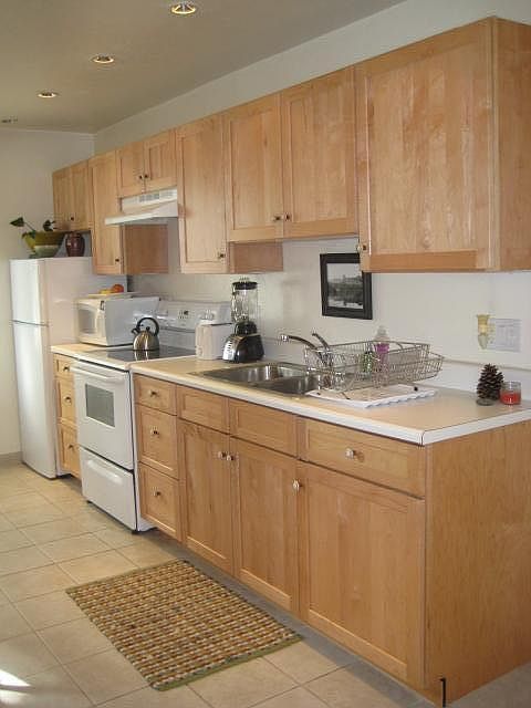 1st image of 4950 1/2 Muir Ave