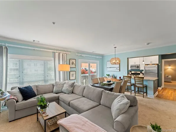 4 Daskams Lane #302, Norwalk, CT 06851