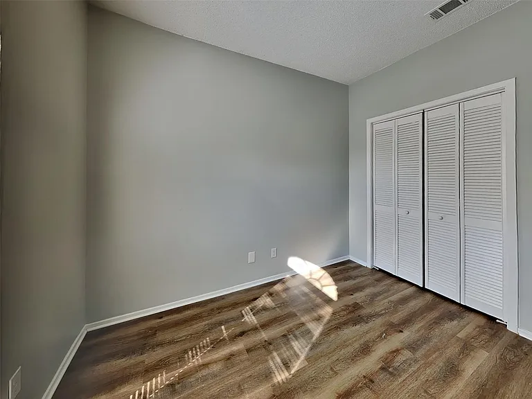 1395 Chinaberry Dr — Photo 12