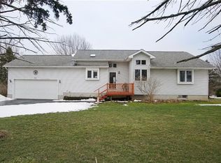 8846 Bunkerhill Rd, Gasport, NY 14067