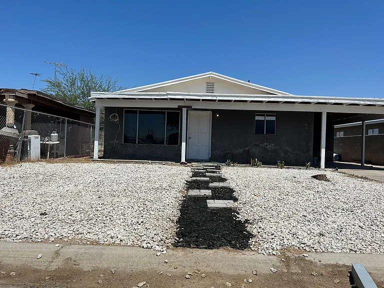 18465 Gadsden St — Photo 1