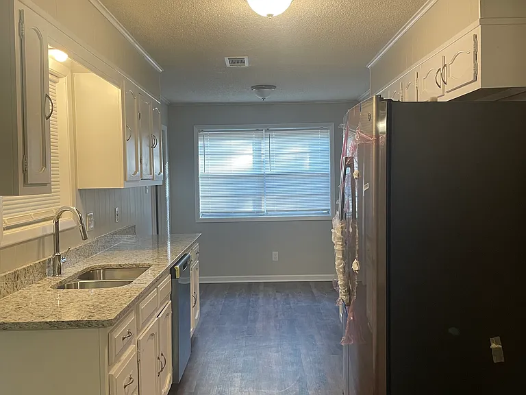 8702 Oakhaven Dr — Photo 10