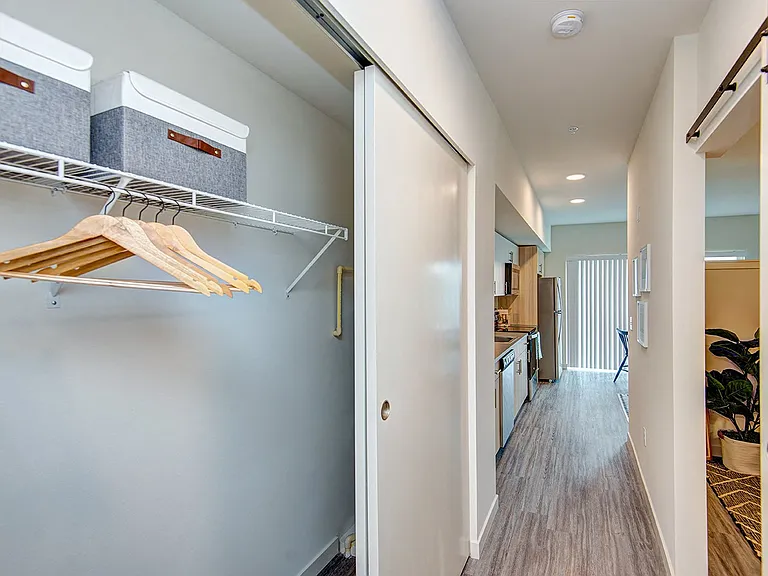 Hazel Apartments — Photo 14