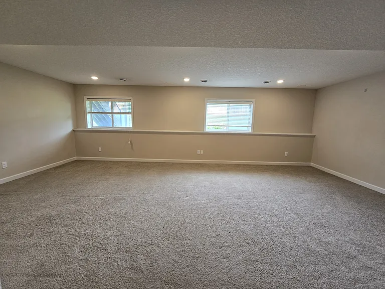 16574 Elm Creek Ct — Photo 24