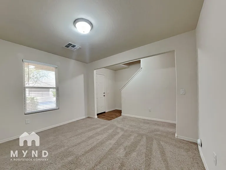 1669 E Prickly Pear Pl — Photo 2