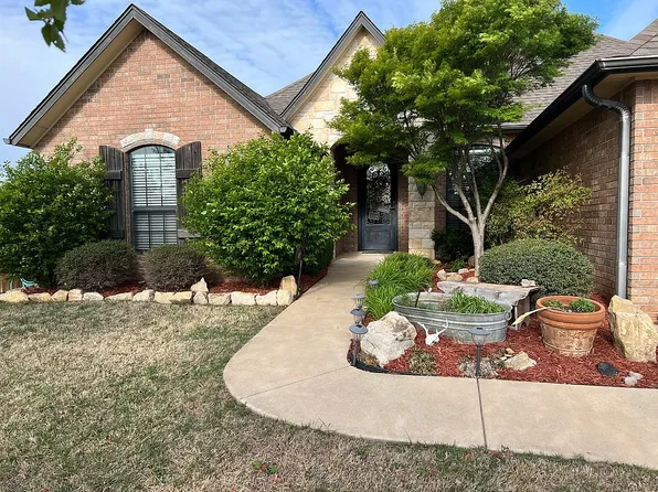 402 Birdseye Dr, Sulphur, OK 73086