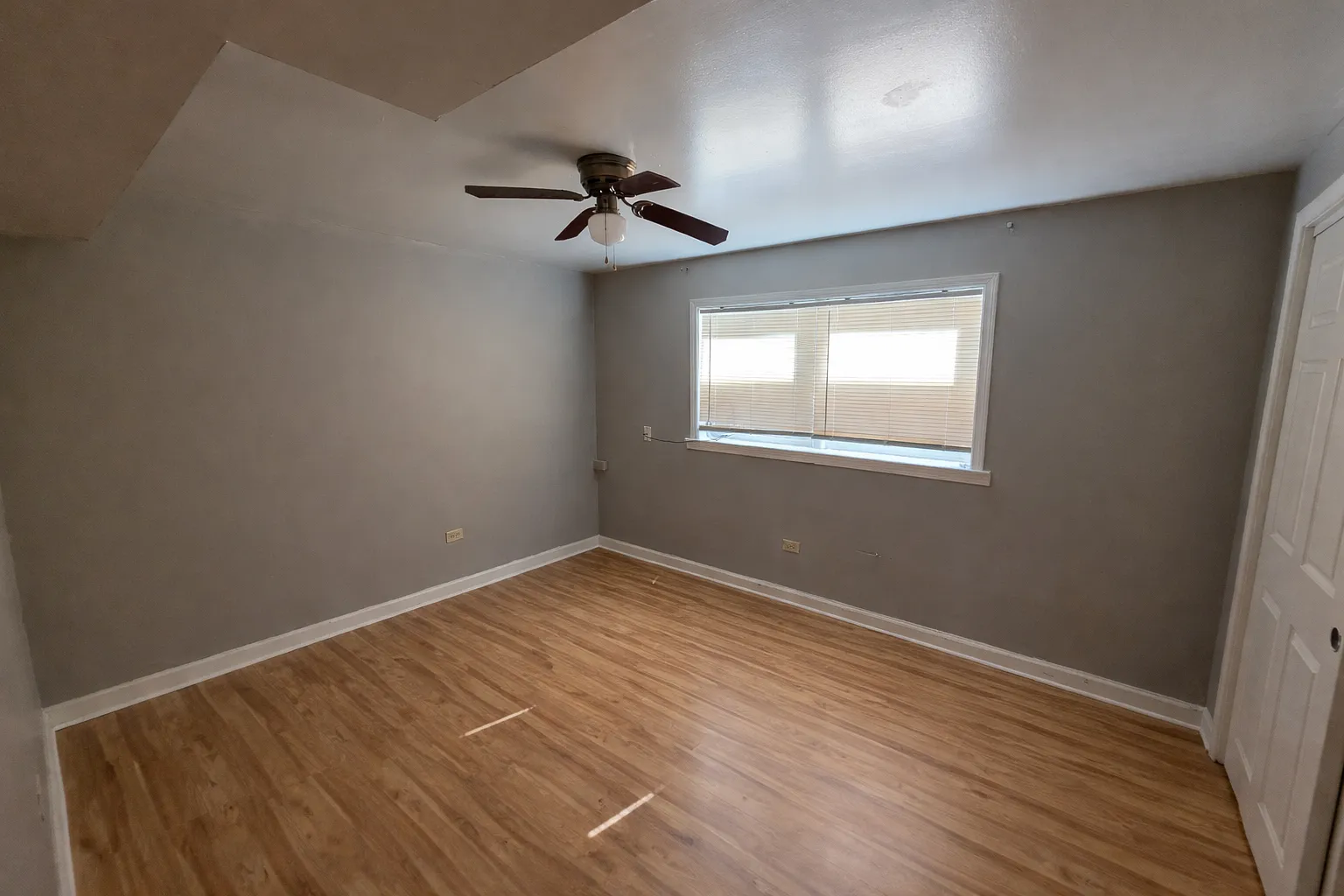 3 bed, 1000 sqft, $2,500 — Photo 4