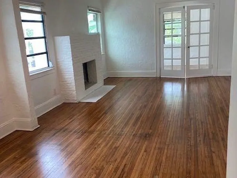 909 N B St — Photo 13