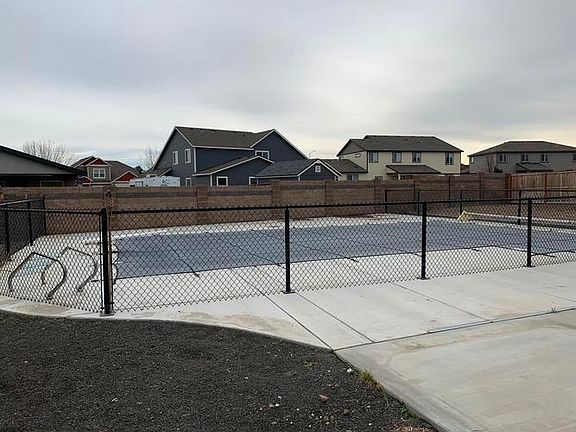 604 Hilltop View St West Richland WA