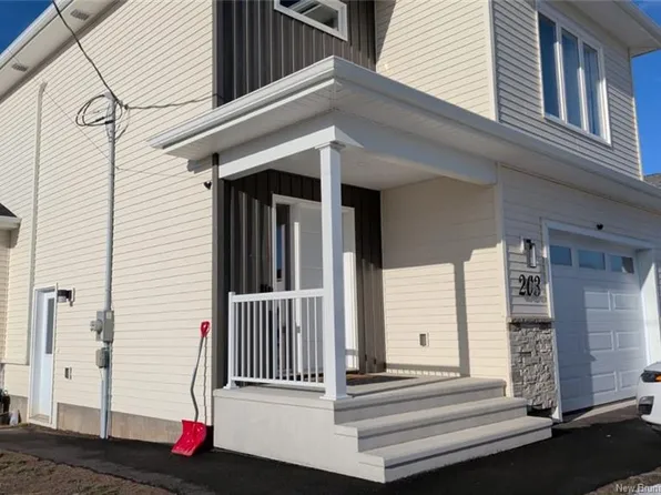 203 Runneymeade Rd, Riverview, NB E1B 4M7