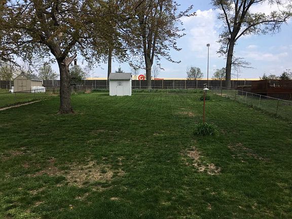 3rd image of 4172 Larchview Dr