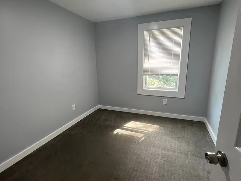 40 Walnut — Photo 9
