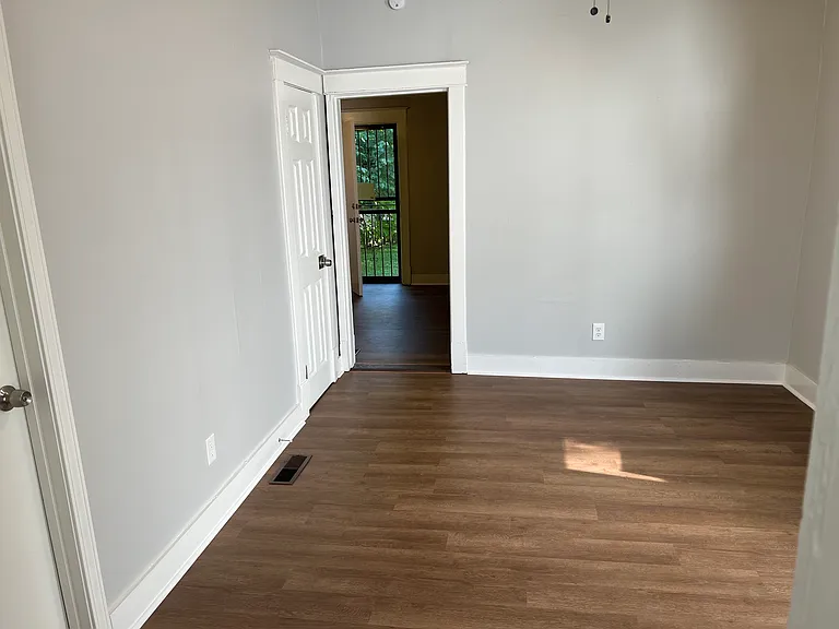1763 W Gaulbert Ave — Photo 9
