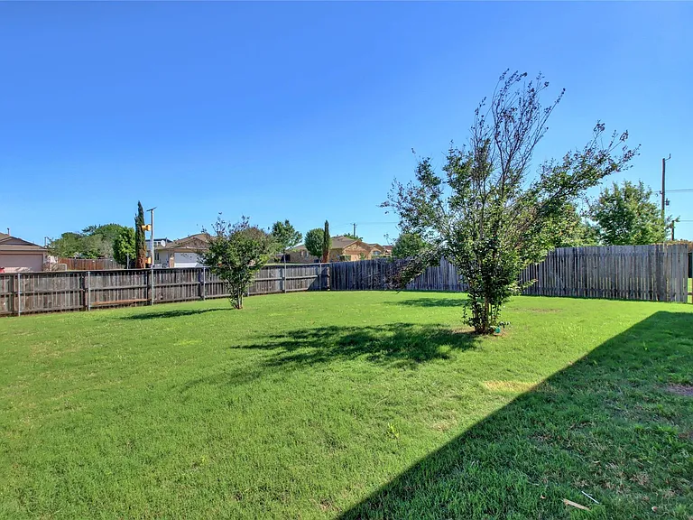 2731 Herrington Cv — Photo 33