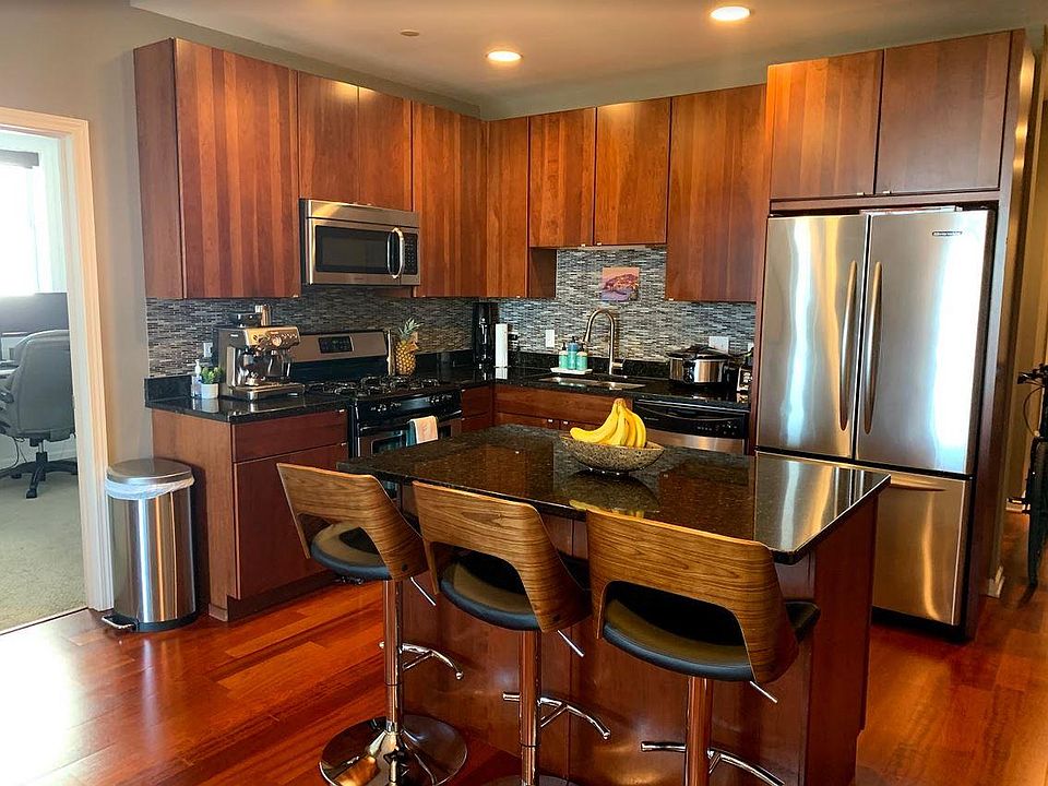 Beautiful kitchen with upgraded designer finishes