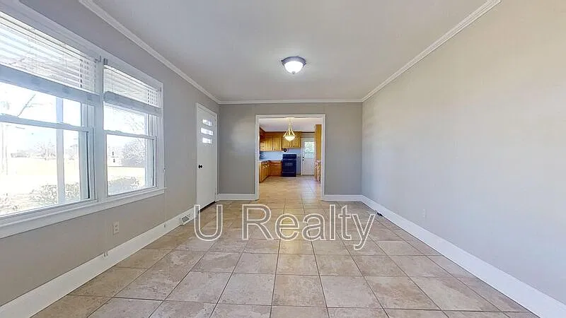 3 bed, 2.0 bath, 1466 sqft, $1,995 — Photo 3