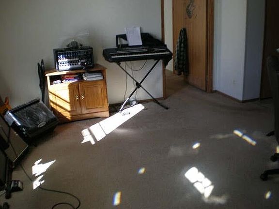 4th image of 1625 Thompson Ln