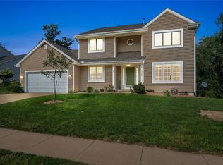 3328 Riverside Dr NE, Cedar Rapids, IA 52411