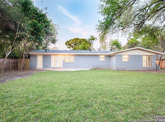 4th image of 210 Northridge Dr