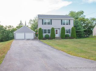 21 Horseshoe Ln, Hampden, ME 04444