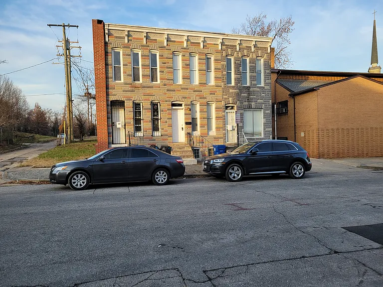 1604 Riggs Ave — Photo 1