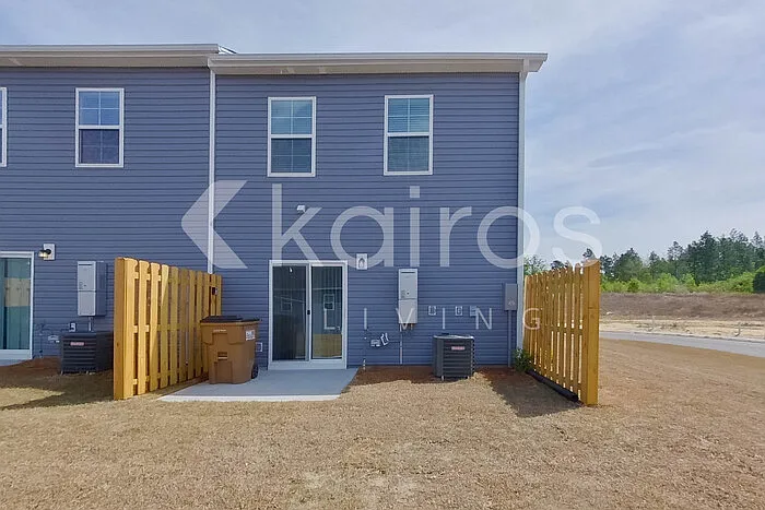 2401 Banyon Cir — Photo 18