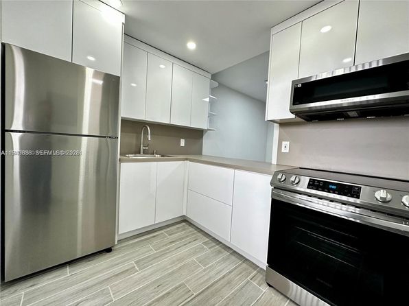 301 NW 177th St APT 212