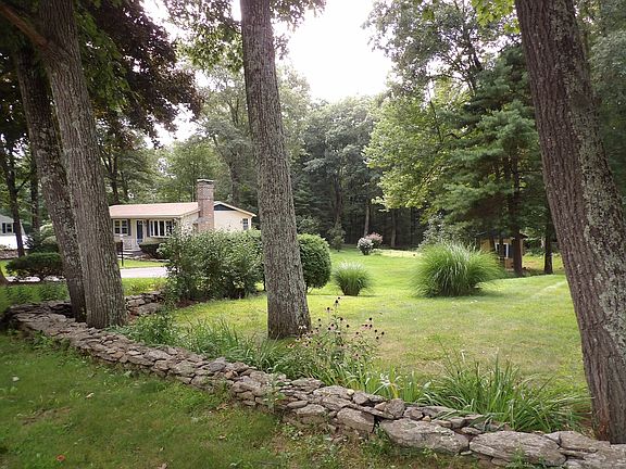 3rd image of 53 H Putnam Rd