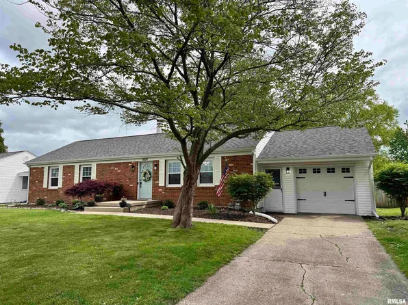 1804 Deerfield Rd, Chatham, IL 62629