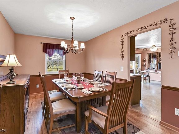 3rd image of 30824 Windy Hollow Ln
