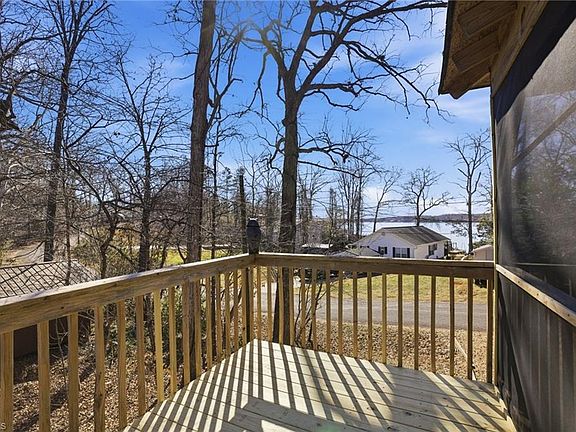 4th image of 235 Rock Harbor Dr