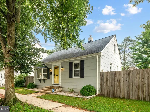 39 W 3rd St, Florence, NJ 08518