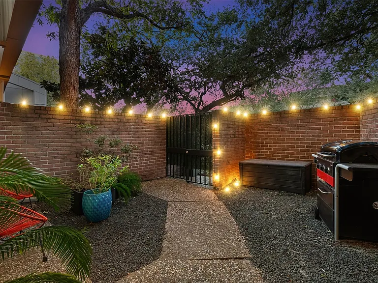 2313 Steel St — Photo 34