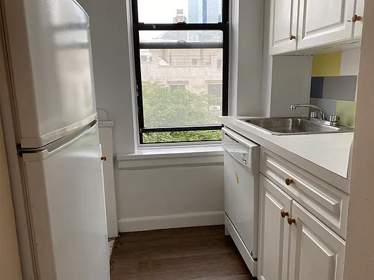 Rented by Bauman Realty Group | media 17