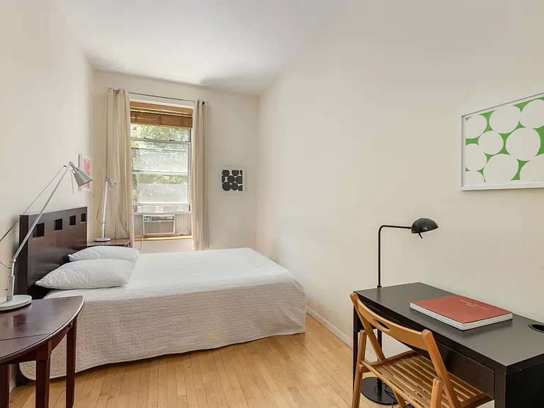 456 W 49th St #2 — Photo 8