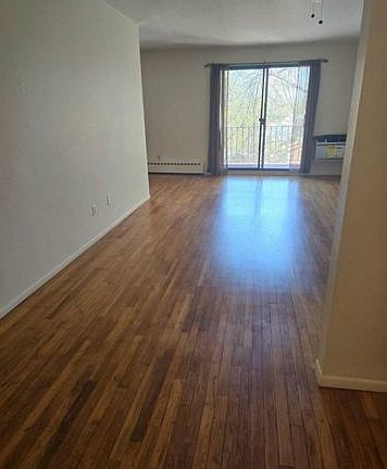 5th image of 2 W Lawrence Park Dr Unit 8