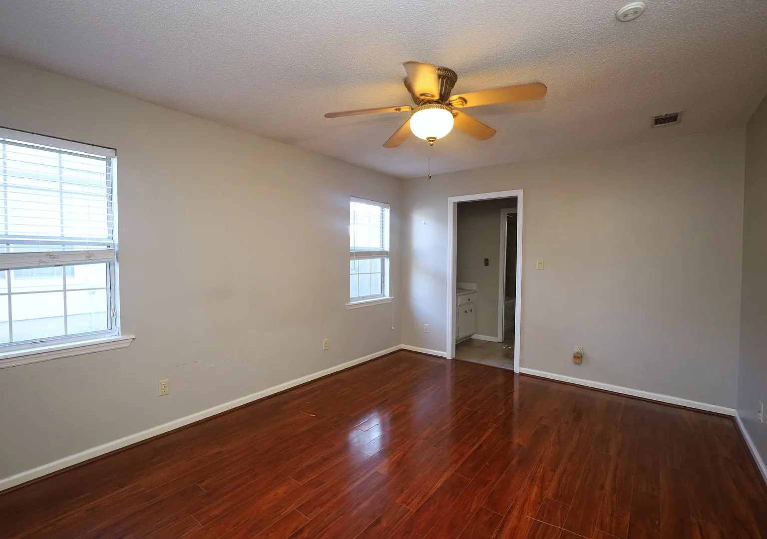 4116 Hamilton Circle — Photo 3
