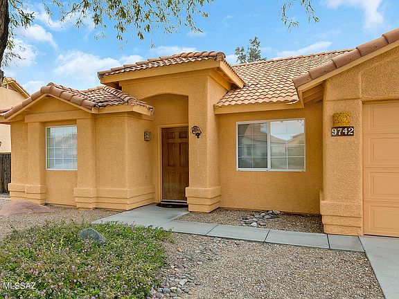 4th image of 9742 E Paseo