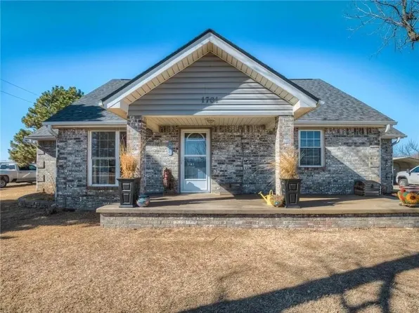 1701 N Morgan Rd, Tuttle, OK 73089