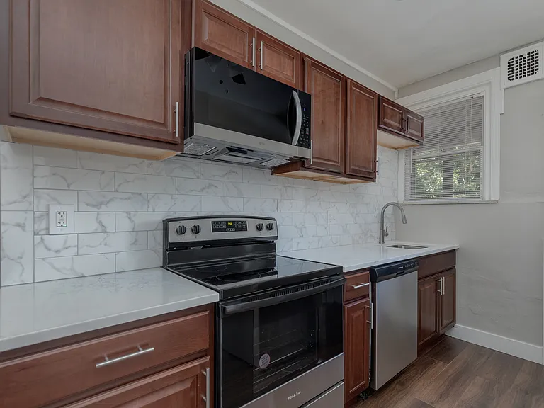 7234 Amherst Ave #2W — Photo 16