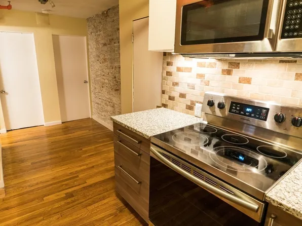 1404 Commonwealth Ave APT 4, Brighton, MA 02135